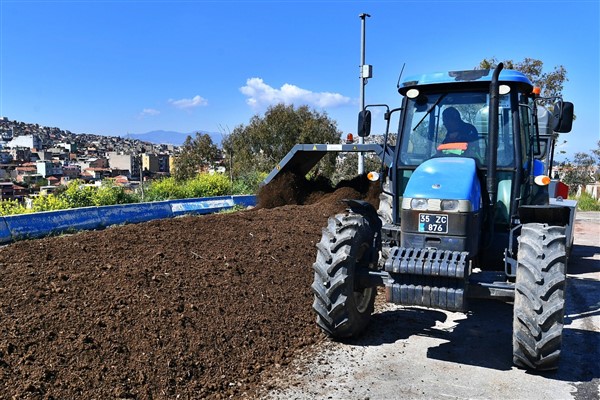 Organik atıklar gübreye dönüşüyor