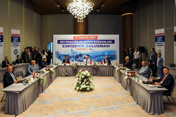 Başkan Gürün, Eskişehir’de belediye başkanları toplantısına katıldı