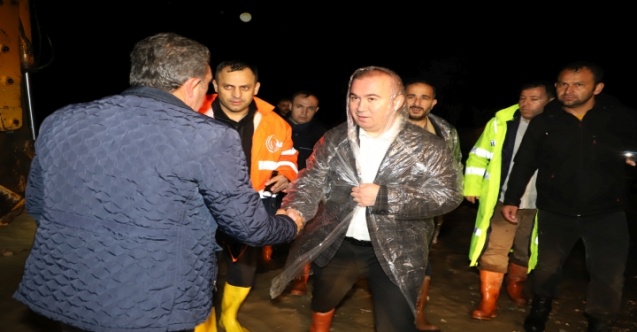 Başkan Uluçay Çizmeleri Giydi, Ekibini Topladı İhsaniye’de Sel Felaketi Yaşanan Bölgeye Gitti