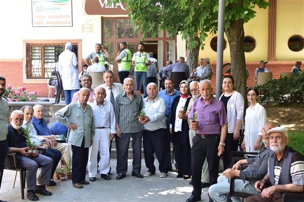 Vefa Konağı sakinlerinin Babalar Günü kutlandı