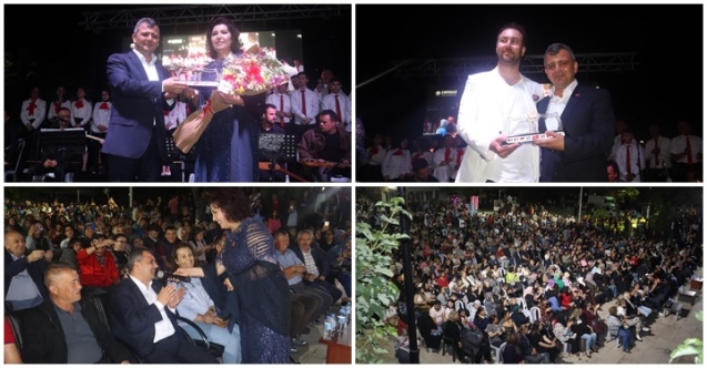 Gülşen Afyonkarahisar'ı Salladı,Kutlu Konseriyle Türkülere Doydu