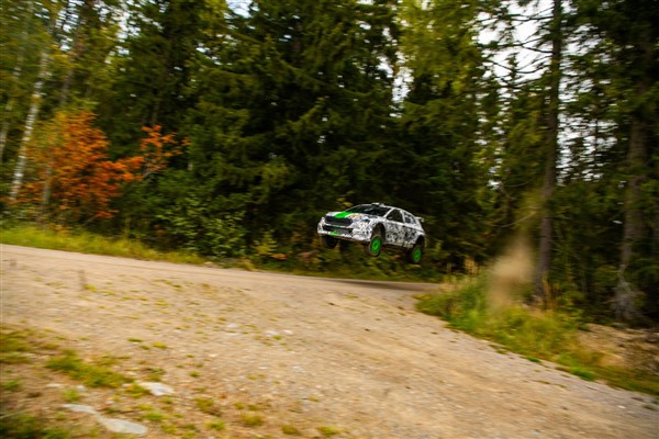 SKODA’nın yeni yarışcısı FABIA RS Rally2 tanıtıldı