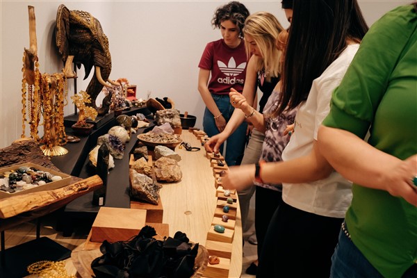 Doğal taşların mucizevi dünyasının kapıları aralandı