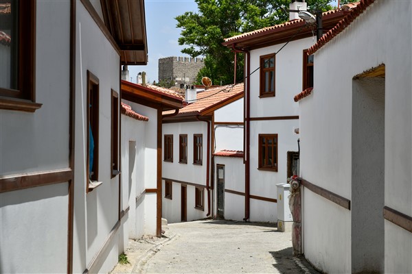 ABB Ankara Kalesi evlerini yaşayanları mağdur etmeden restore ediyor