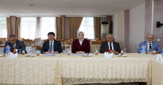 Milli Eğitim Toplantısı Vali Yiğitbaşı Başkanlığında Yapıldı