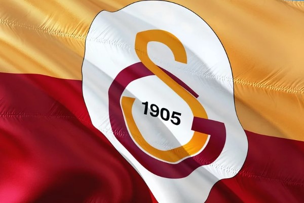 Galatasaray'da istifa ve atama