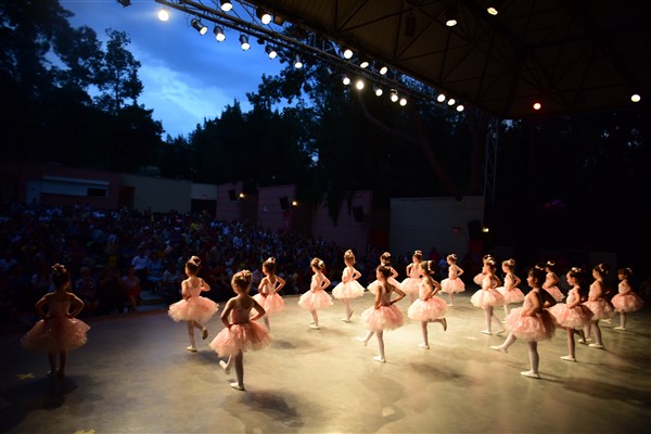 Bornova’da sahne kursiyerlerin
