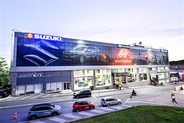 Otomobilite konseptli dördüncü showroom Maslak’ta açıldı