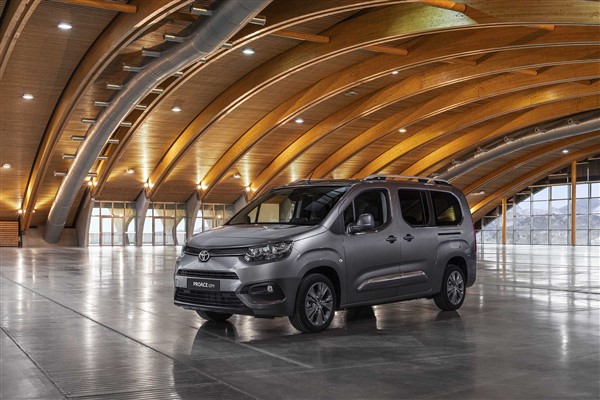 Toyota-Stellantis işbirliğini genişleterek ticari araç ürün gamını büyütüyor