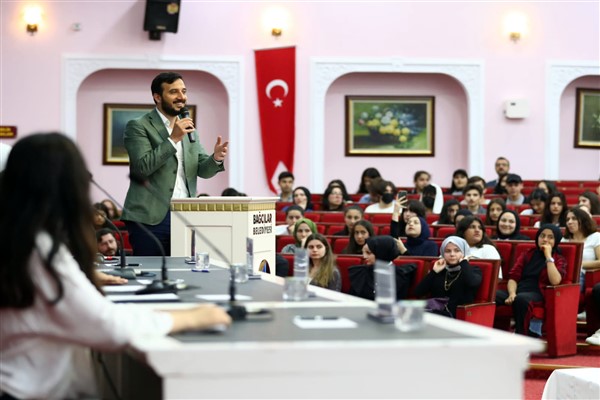 Öğrencilerden çevre mesajı: Geri dönüşüm ilk olarak evde başlar