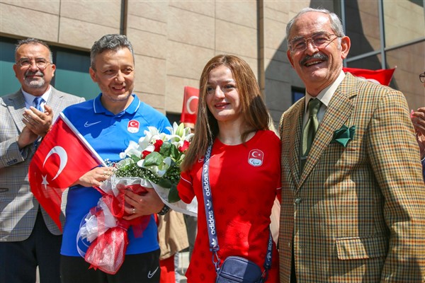 Sümeyye Boyacı, Eskişehir'de coşkuyla karşılandı