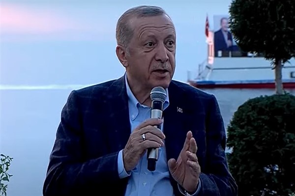Cumhurbaşkanı Erdoğan, Van'da gençlerle bir araya geldi