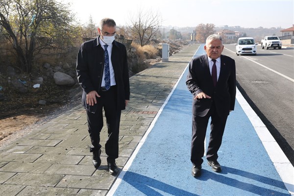 Kayseri Büyükşehir Belediyesi bisiklet ve yaya yolu çalışmalarını sürdürüyor