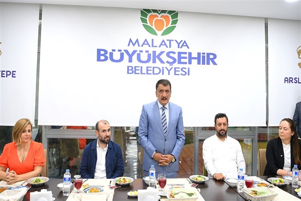 Başkan Gürkan, TOBB İstanbul Genç Girişimciler Kurulu üyeleriyle bir araya geldi