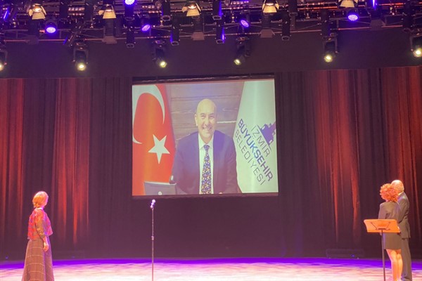 Başkan Soyer’e üç ödül birden