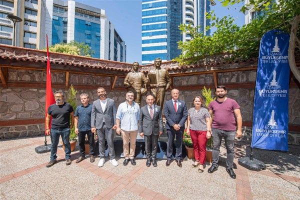 Ahmet Piriştina heykeli APİKAM’da açıldı