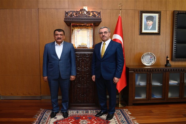 Malatya Büyükşehir Belediyesi’ne bir ödülde Tarihi Kentler Birliği’nden