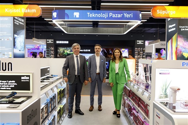 Teknosa'da dijital dönüşüm mağazalarla sürüyor