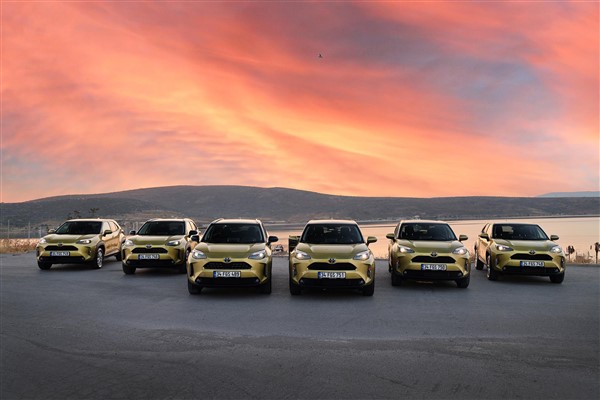 Toyota’nın şehirli SUV’u Yaris Cross Türkiye’de