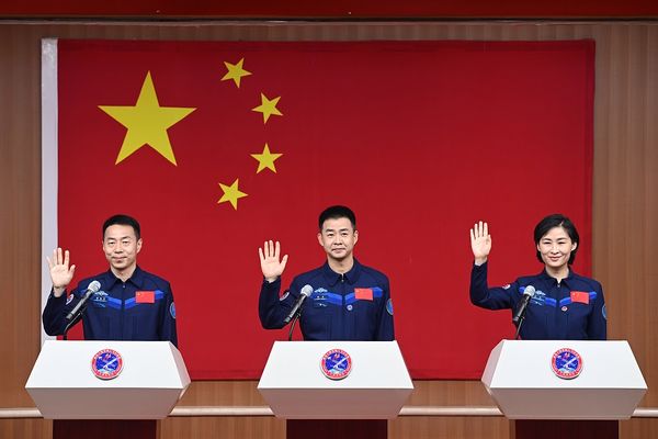 Shenzhou-14 insanlı uzay aracı yarın sabah fırlatılacak