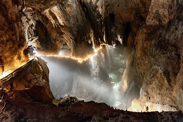 Çin’de 3 bin metre derinliğinde iki milyon tonluk uranyum rezervi bulundu