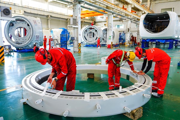 Xinjiang Uygur Özerk Bölgesi’ne 8.7 milyar dolarlık sanayi yatırımı yapıldı