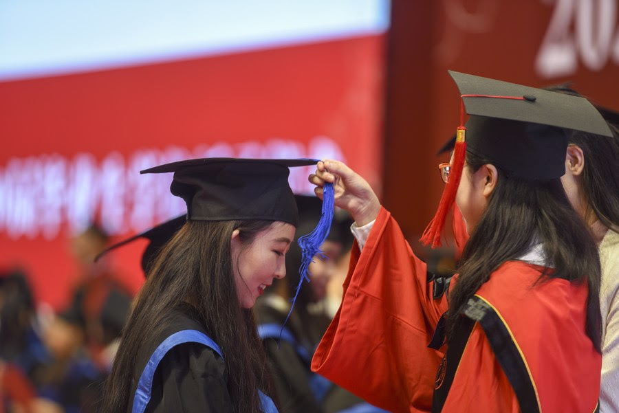Çin’de 6,5 milyon kişi yüksek lisans diploması aldı