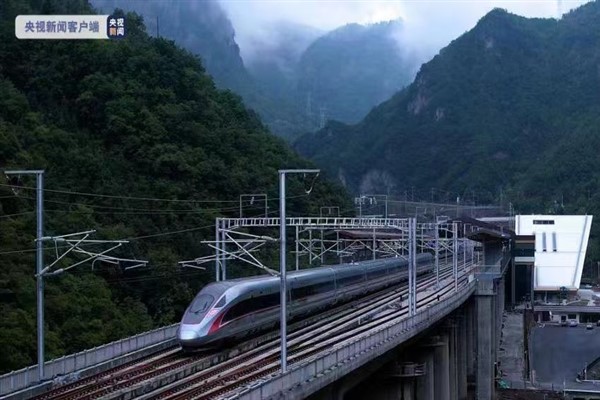 350 kilometre hız yapan demiryolu hattı 3 bin 200 kilometreye ulaştı