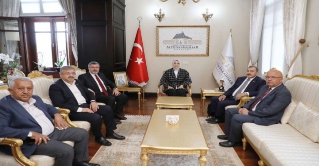 Vali Yiğitbaşı, ilimizdeki projelerle ilgili istişarelerde bulundu