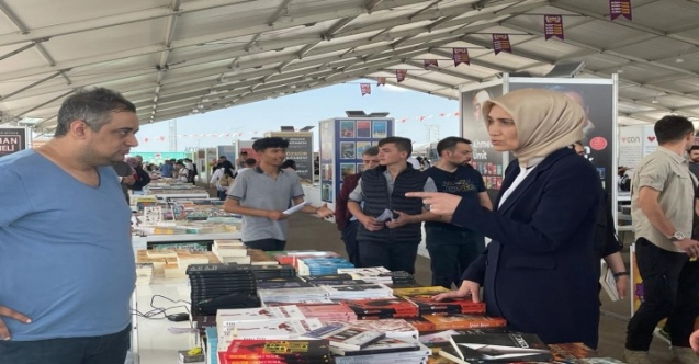 Afyonkarahisar Valisi Doç. Dr. Kübra Güran Yiğitbaşı, 4. Afyonkarahisar Kitap Fuarı'nı ziyaret etti