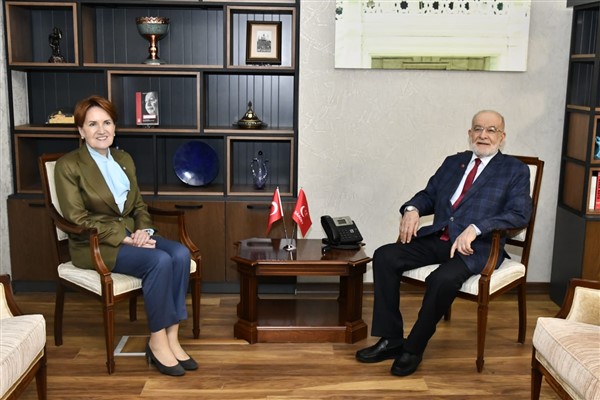 Akşener, Karamollaoğlu'nu ziyaret etti
