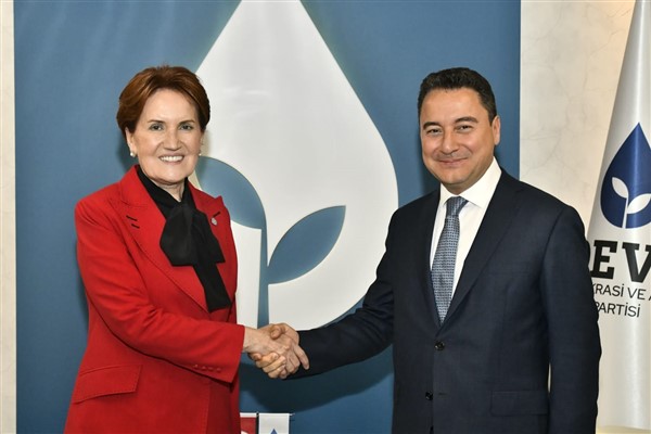 Akşener, Babacan'ı ziyaret etti