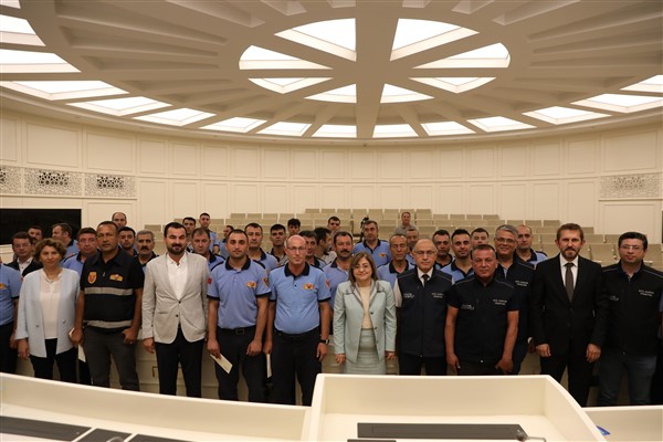 Başkan Şahin yangına erken müdahale eden itfaiye erlerine teşekkür etti
