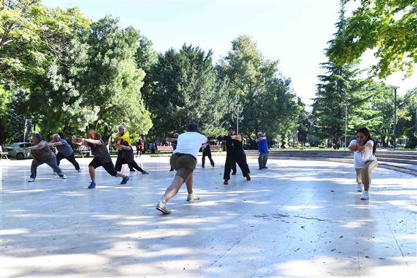 Başkentliler güne ABB parklarında sporla başlıyor