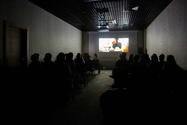 Festival filmlerinin gösterimi devam ediyor
