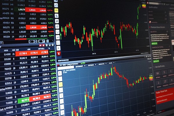 Petrolde durgunluk ve fiyat ayarlamaları etkisi