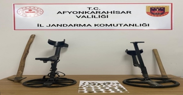 kazı yapan şahıs Jandarma’yı görünce kaçtı