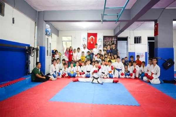 Eyyübiye AK Evler çocuk ve gençlerin akınına uğruyor