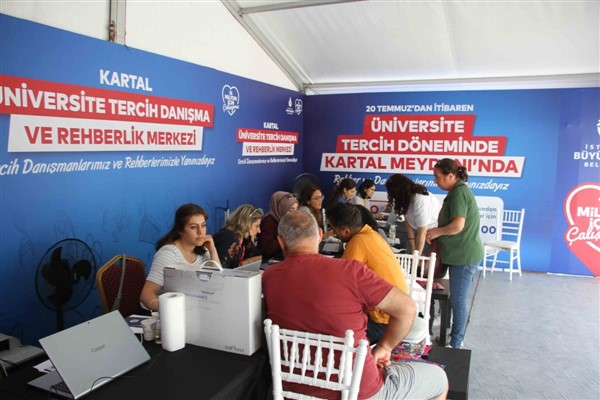 Lise ve üniversite tercihleri için tercih danışma çadırları kuruldu