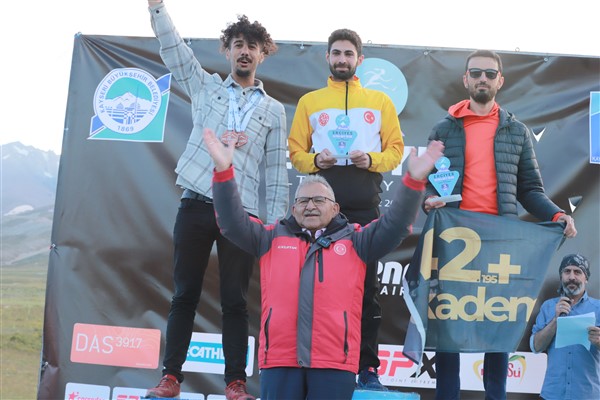 Başkan Büyükkılıç, Ultra Sky Trail Dağ Maratonu ödül törenine katıldı