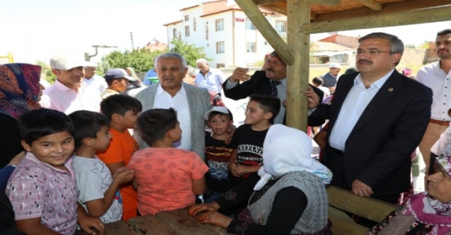 Mahalle Ziyaretinde Zeybek Başkan’a Sevgi Seli