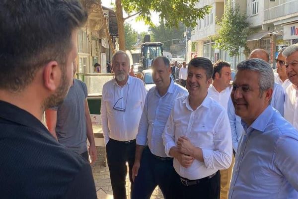 CHP'li Binzet Gerger ilçesinde esnaf ve vatandaşı ziyaret etti