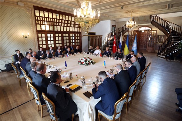 Ukrayna limanlarında bekleyen tahıl ve gıda maddelerinin sevkine ilişkin dörtlü toplantı başladı