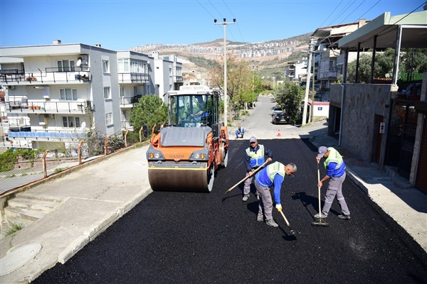 Bornova’da asfalt hamlesi