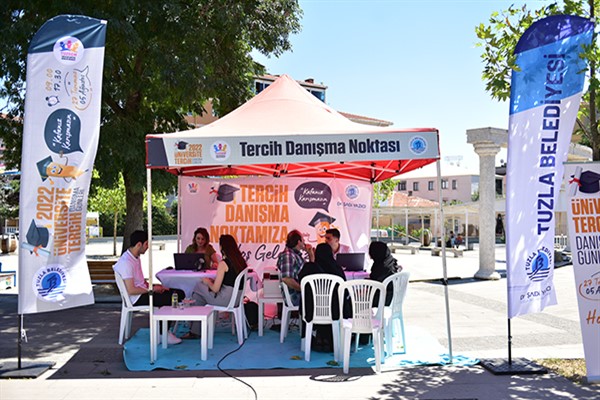 Tuzla Belediyesi’nden öğrencilere ücretsiz rehberlik hizmeti