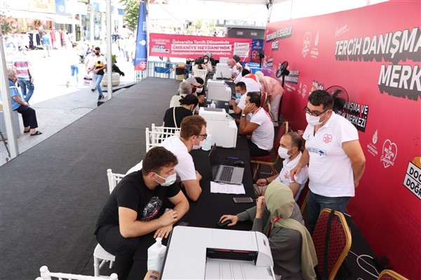 YKS tercihlerinde öğrencilere ücretsiz danışmanlık