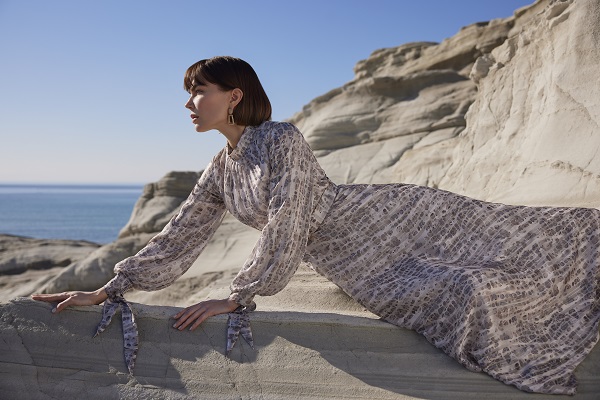 Doksanların “Romantik” renk uyumu ile bu yaz moda: Zühre!