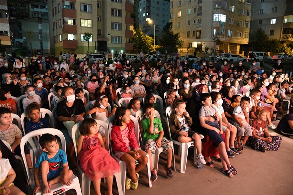 Kadıköy’de “Mahallemde Çocuk Tiyatrosu” başlıyor