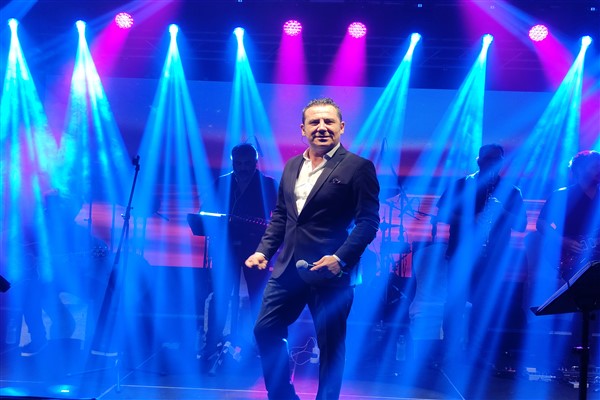 Kıbrıs’ta Ferhat Göçer ile 100’üncü yıl coşkusu