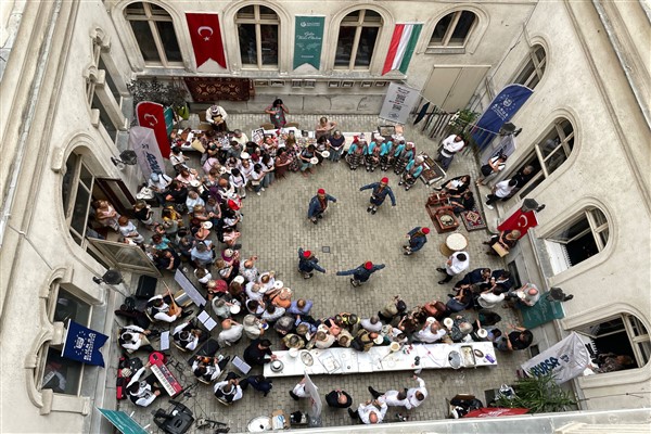 Macaristan’da ‘Bursa’ rüzgarı